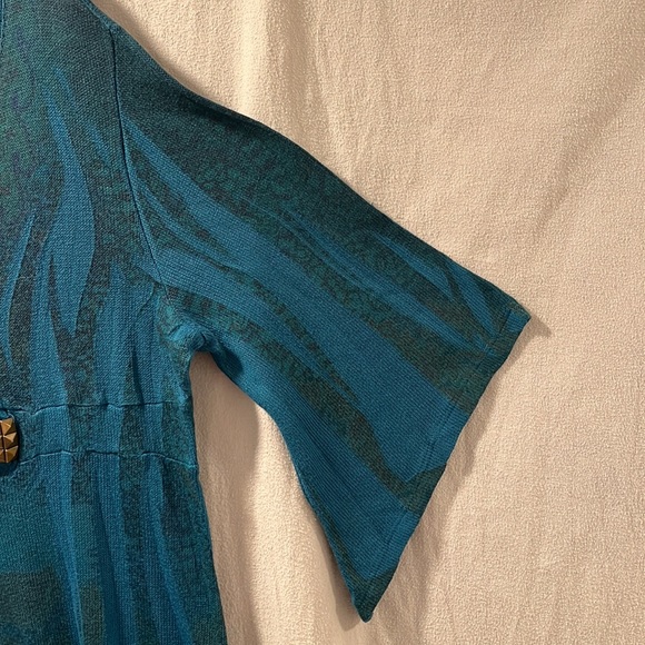 Blue-Green Marbled Sweater Blouse with Brass Stud Detail by Investments in 2X - Picture 8 of 14